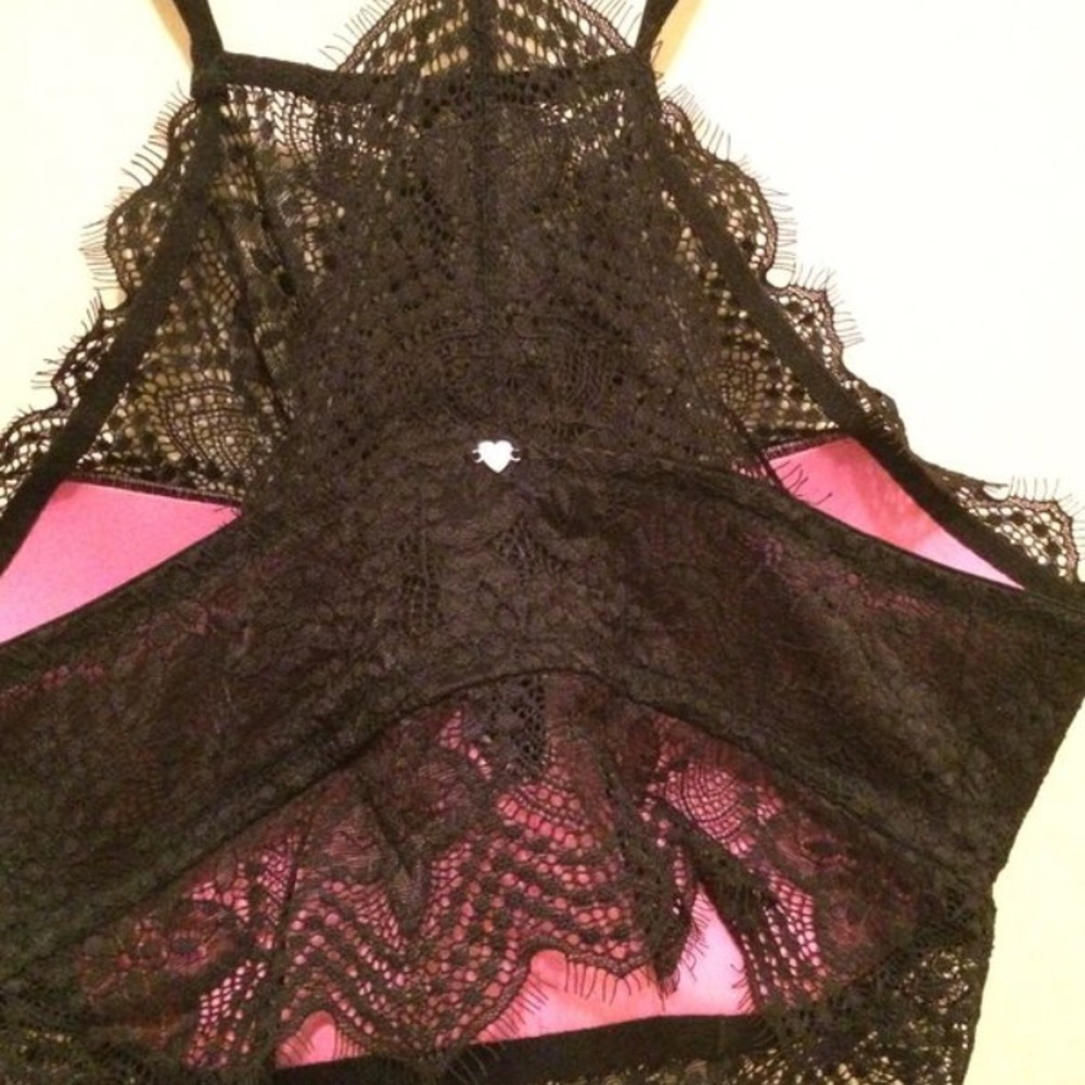 Victoria Secrets - Picture 4 of 8